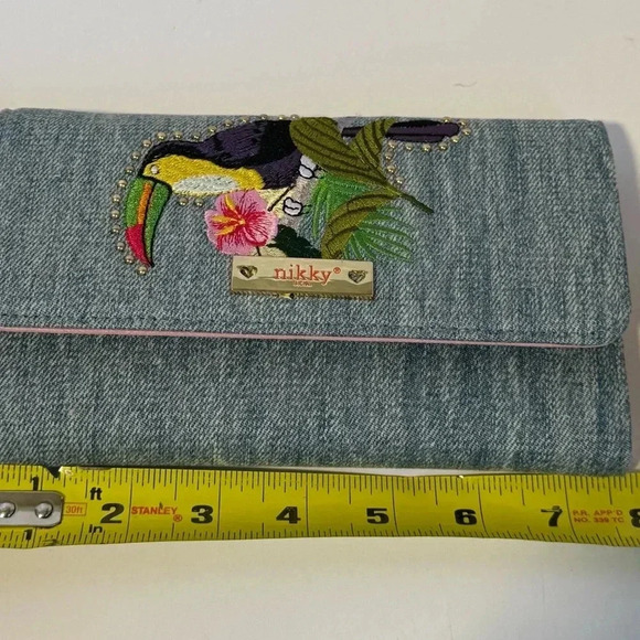 Nikky Women's Denim
Embroidered Design
RFID Blocking Trifold - Picture 5 of 7